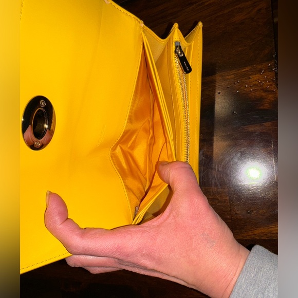 Coach mustard yellow wallet - Picture 8 of 14